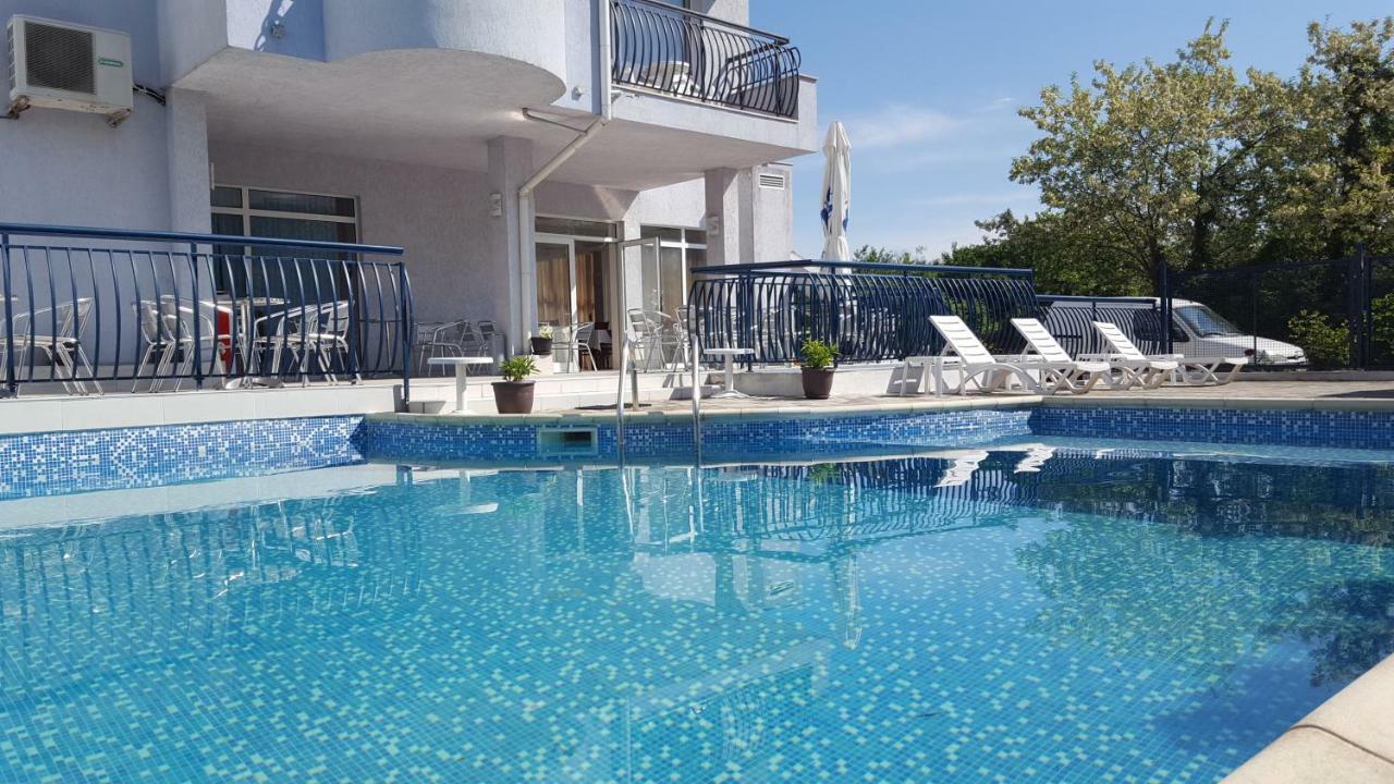 Hotel Yo Saints Constantine and Helena Exterior photo